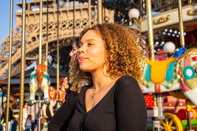 Paris: Your Own Private Photoshoot at the Eiffel Tower - Digital images and delivery time