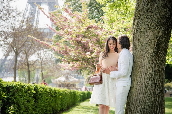Parisian Life Style Private Photo Shoot at Eiffel Tower - Strengths and limits of a one-hour private shoot