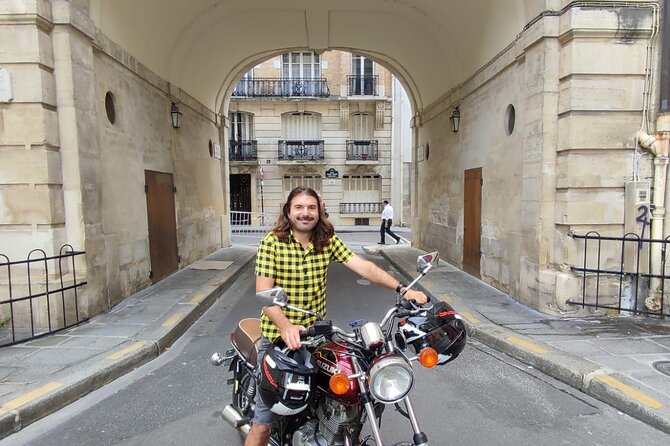 Parisian Monuments & Hidden Gems: A Thrilling Motorbike Tour - Place de la Concorde and the royal quarter