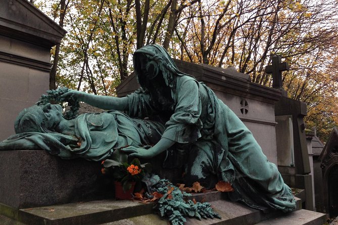 Pere Lachaise Cemetery Paris - Exclusive Guided Walking Tour - Practical details that can make or break the visit