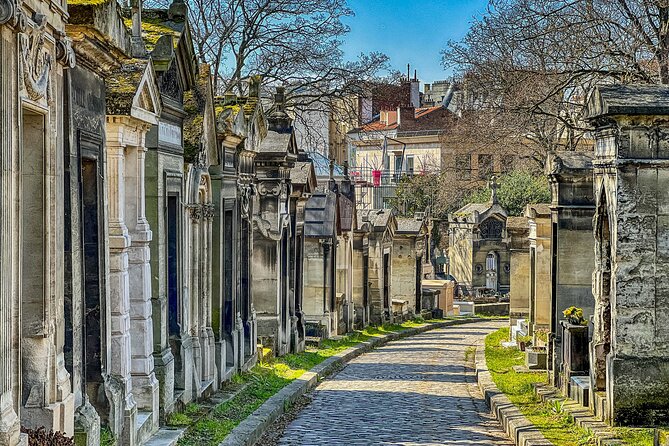 Père-Lachaise Cemetery Paris Tour with Audioguide - Finding Chopin, Piaf, Wilde, and Morrison