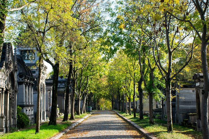 Père Lachaise Cemetery Tour: A Stroll Through Immortal History - Starting at 1 Avenue du Père Lachaise