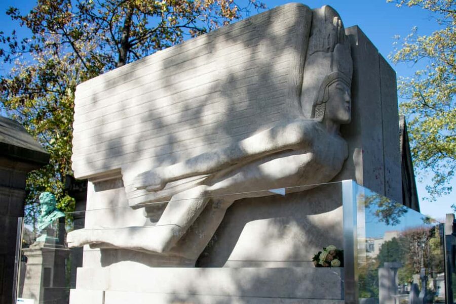 Père Lachaise Cemetery Tour, Tales from the Graves & Crepes - Why the smaller stops are worth your time
