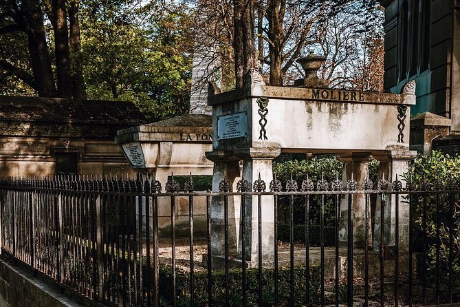 Père Lachaise Cemetery Walking Tour - Semi-Private 12ppl Max - Meeting at the Roquette entrance