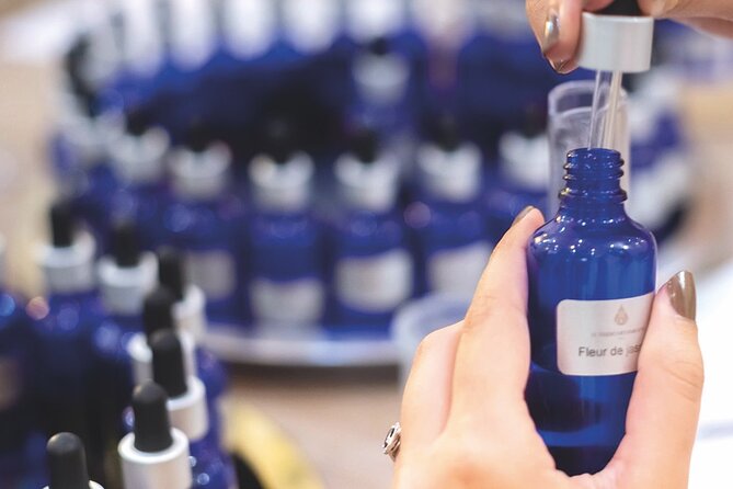 Perfumed Discovery Workshop 50mL in Paris - How the Two-Hour Workshop Unfolds