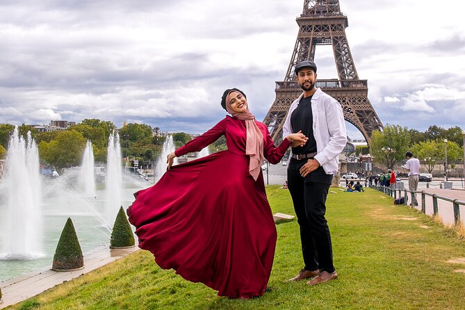 Photo Session Around Eiffel Tower - Trocadero gardens for softer, more varied portraits