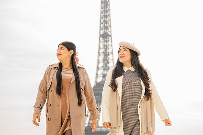 Photoshoot in Paris - Eiffel Tower - The photographer’s style and communication