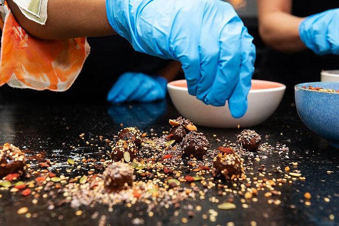 Praliné Rocher Chocolate making class in Paris (collective) - Key points at a glance