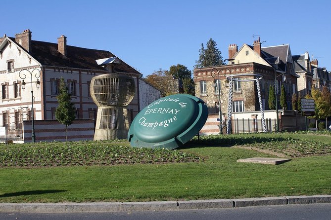 Private 10-hour round transfer to Champagne Epernay from Paris. Best offer! - A long Champagne day from a Paris hotel