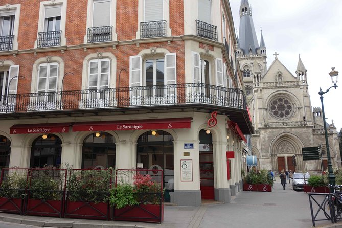 Private 10-hour round transfer to Champagne Epernay from Paris. Best offer! - What the private vehicle changes