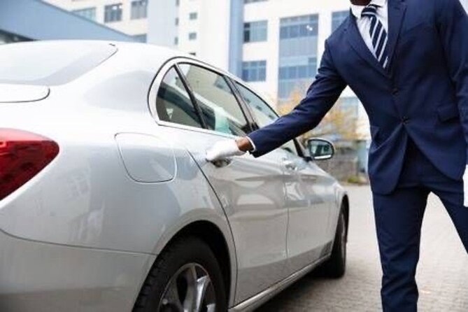 Private Arrival Transfer from CDG or ORLY airports to Paris city - A 50-minute to 1-hour-10-minute ride into Paris