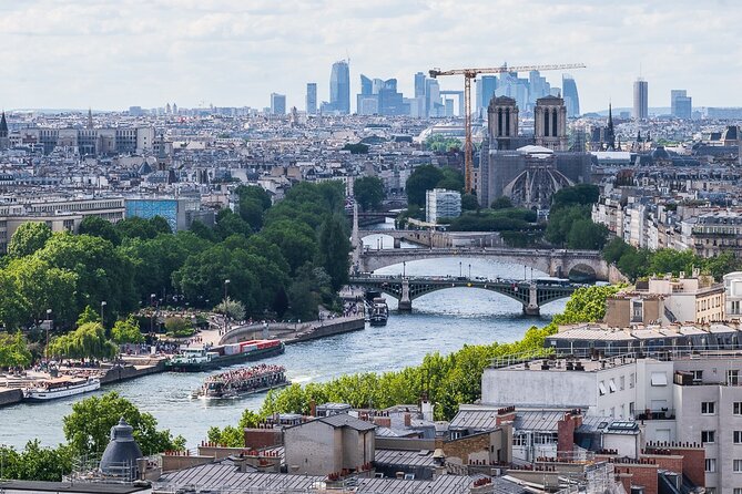 Private Boat Trip in Paris - A private view of Paris from the Seine