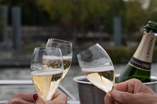 Private Boat Trip in Paris - Pont Royal, the Louvre, and Musée d’Orsay