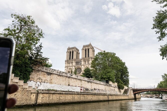 Private Boat Trip in Paris - Pont des Arts closes the route