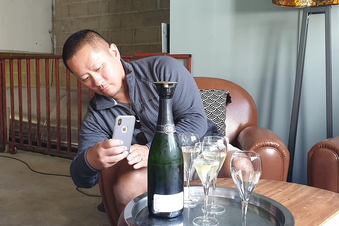 Private Champagne big wineries tour - The guide can shape the whole experience