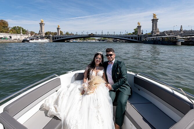 Private Cruise to Discover Paris - Louvre and Musée d’Orsay from the river