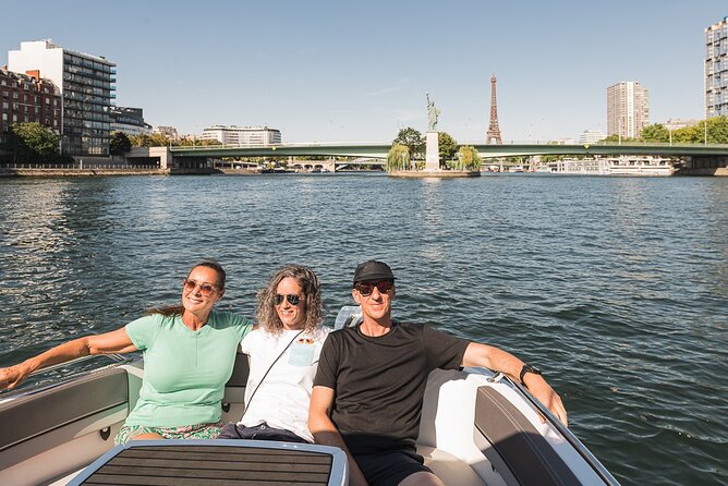 Private Cruise to Discover Paris - The eastern turn at the National Library