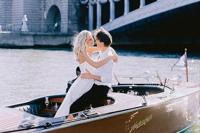 Private Cruises in the Heart of Paris - What the captain adds to the ride