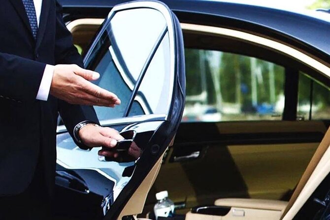 Private Departure Transfer from Paris to CDG or ORLY Airports - From your hotel lobby to CDG or ORY