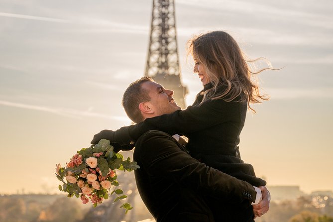 Private Guided Professional Photoshoot by the Eiffel Tower - Getting natural poses without modeling experience