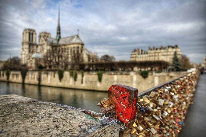 Private Half Day Historic Tour - Entering the Marais, from aristocratic quarter to fashionable district