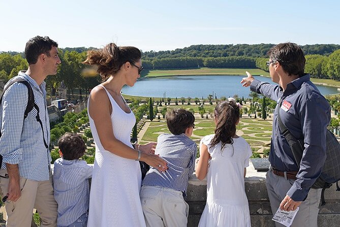 Private Half-Day Trip to Versailles from Paris with Macarons - What the guide adds to the experience