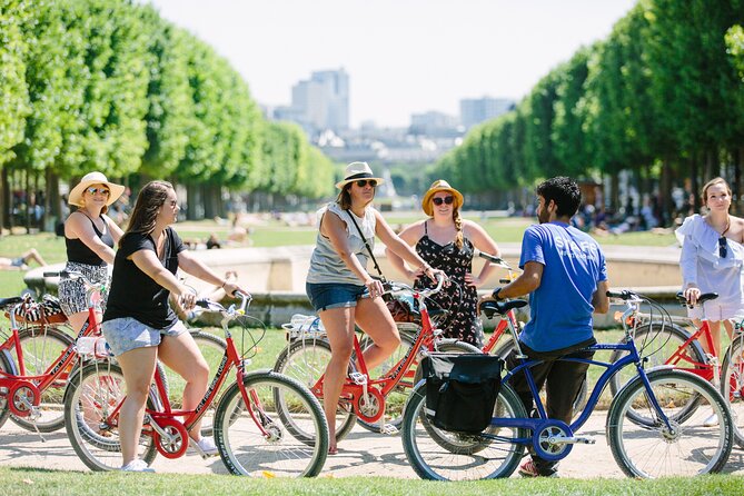 Private Highlights of Paris Bike Tour - The Eiffel Tower Comes First and Last