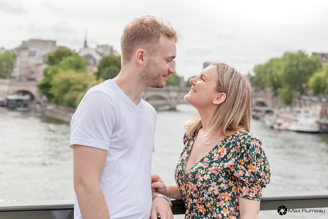 Private Historical Photo Tour in Paris - Île de la Cité and the riverfront