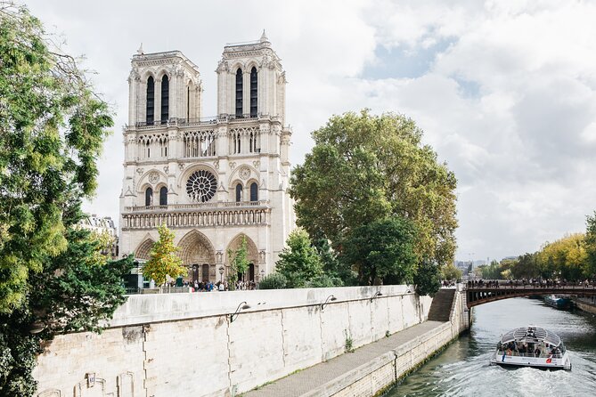 Private Historical Tour of Notre Dame - Point Zero, Paris measured from Notre Dame