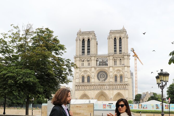 Private Historical Tour of Notre Dame - Meeting at the Parvis and starting underground
