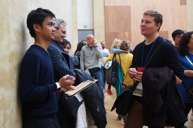 Private Louvre Teens Tour - Following clues through famous Louvre art