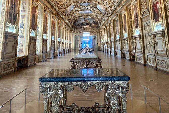 PRIVATE Louvre Wonders & Hidden Treasures Visit - The Louvre in two hours