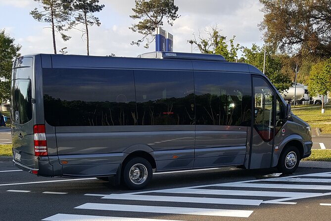 Private Paris Airport Layover with English speaking Chauffeur - Place de la Concorde and the Louvre courtyard