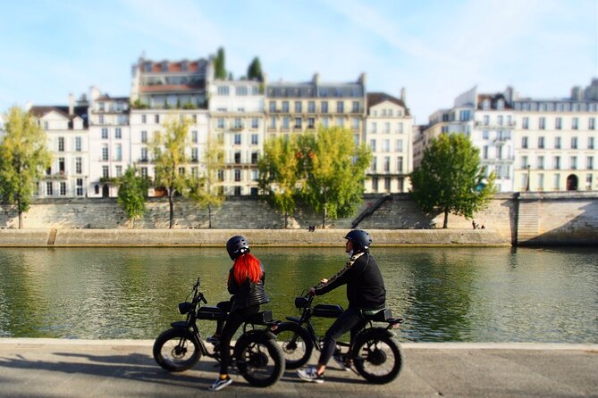 Private Paris electric bike ride with video - What the souvenir video adds