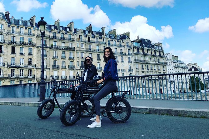 Private Paris electric bike ride with video - Notre-Dame and Saint Louis Island from the river side