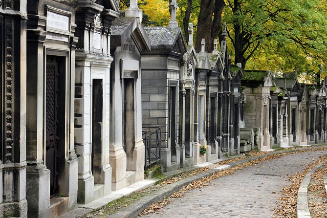 Private Père Lachaise Cemetery Walking Tour - Meeting at 28 Bd de Ménilmontant