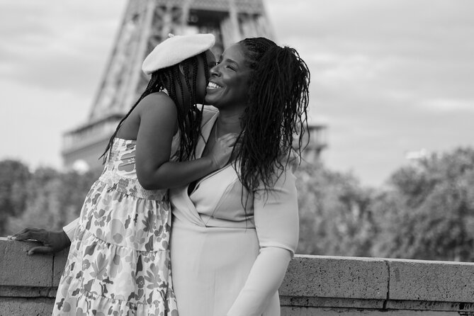 Private Photoshoot with the Iconic Eiffel Tower in Paris - What Angelica adds to the hour