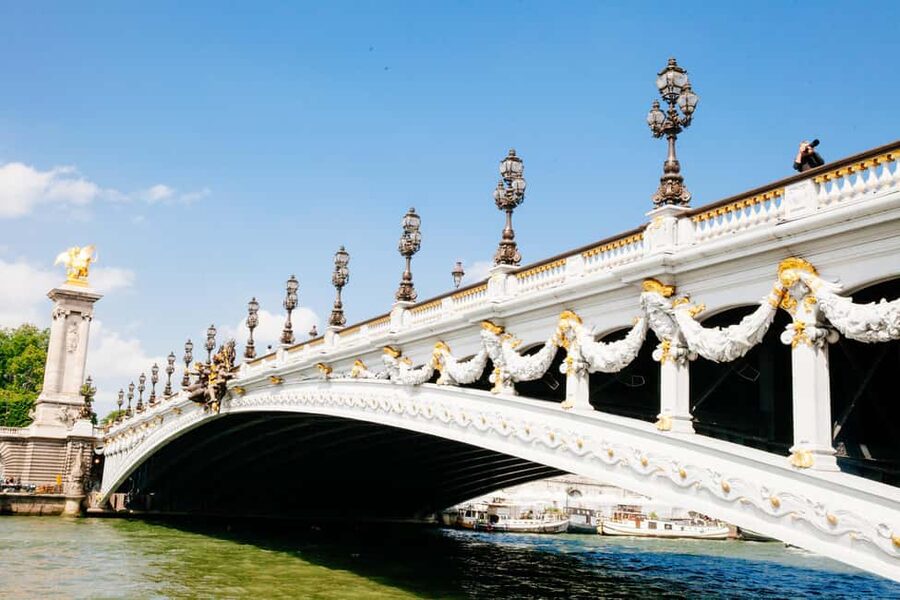 Private Secrets of Paris Bike Tour - Key points at a glance