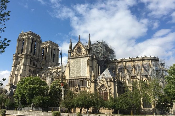 Private Tour in Italian of Paris: Centre, Montmartre, Louvre - Notre-Dame, the centerpiece of Île de la Cité
