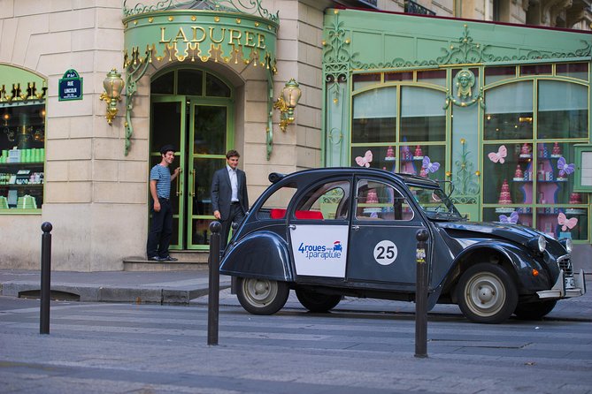 Private tour Paris 3 hours in vintage Citroën 2CV - Eiffel Tower views and the west side of Paris