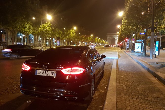 Private transfer from Charles de Gaulle airport to Paris: Premium Service - Drivers who help you get oriented