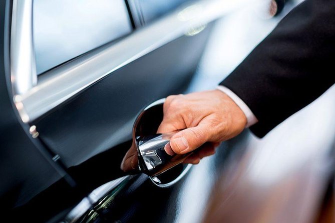 Private transfer from Charles de Gaulle airport to Paris: Premium Service - Booking details worth checking before you fly