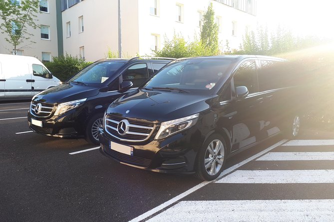 Private transfer from PARIS city to CDG or ORY airport - Leaving Paris from your own door