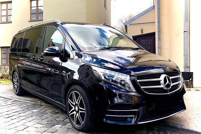 Private Transfers from Paris Airport CDG to Paris City - The ride from CDG to central Paris