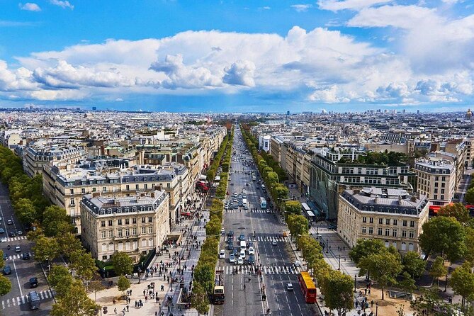 Private Transfers from Paris Airport CDG to Paris City - Sedan or Mercedes van: choosing the right vehicle
