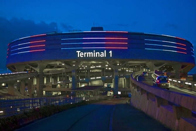 Private Van Transfer from CDG Airport to Paris - Small touches that make a tired arrival easier