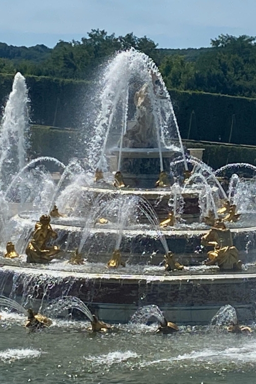 Private Versailles, Gardens, Trianon from Paris by Mercedes - Should you book the private Versailles Mercedes tour?