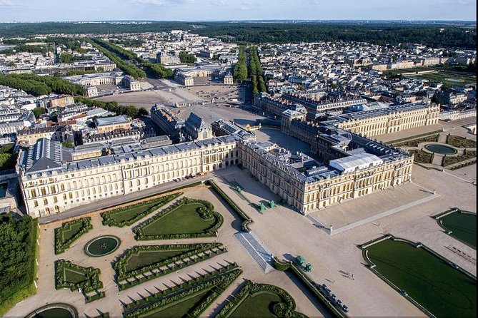 Private Versailles Tour with Guide + Round Trip Transport from Paris - The palace rooms and royal ceremony