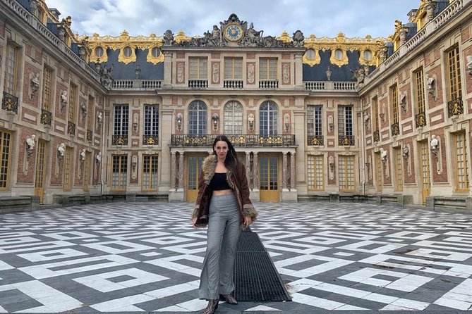 Private Versailles Tour with Guide + Round Trip Transport from Paris - The transport issue you should plan around
