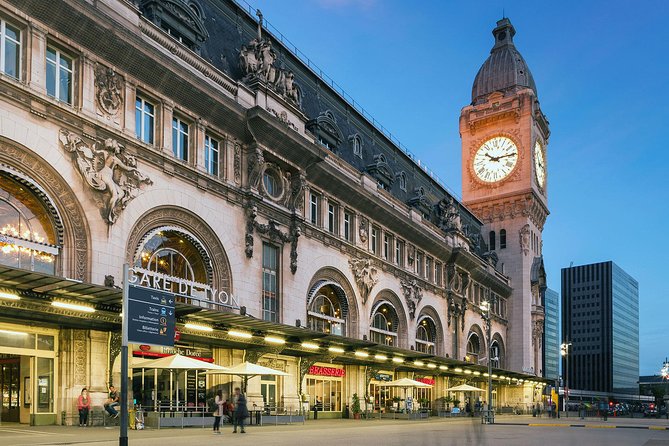 Private VIP transfer with a Ford Explorer from CDG Airport to Paris or return - Timing, confirmation, and cancellation